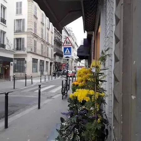 Apartment Renove Calme Triangle D'or Canal St Martin Paris